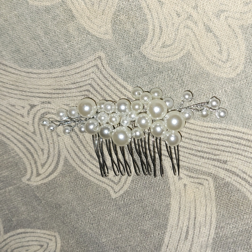 Pearl comb for hair